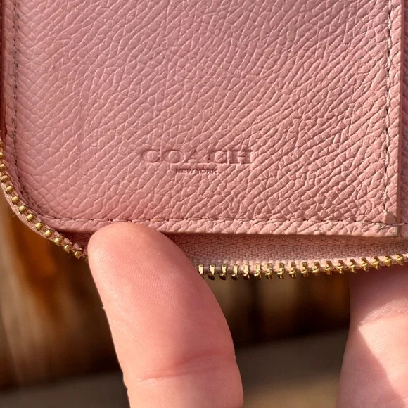 COACH Pink Crossgrain Leather Zip-Around Wallet RETAILS $238 - Picture 12 of 16